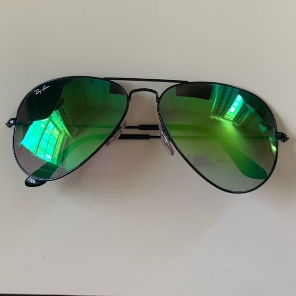 Ray-Ban aviator sunglasses - Picture 2 of 5